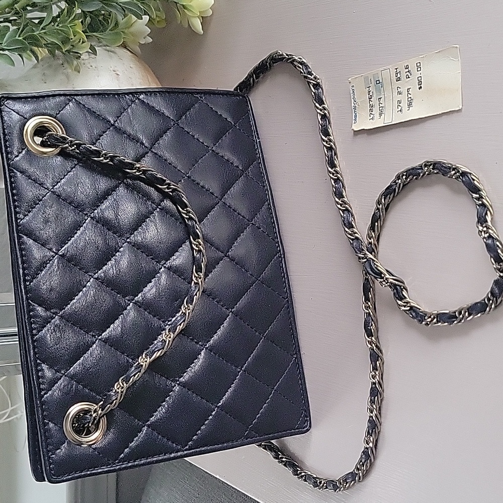Bloomingdale's Quilted Navy Blue Chain Shoulder Bag - Picture 2 of 12